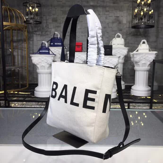 BALENCIAG巴黎世家 手提購物袋 帆布材質 柔軟舒適 簡單寬闊 購物包推薦款   BL1829